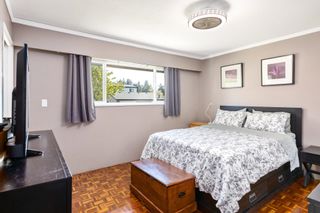 Photo 13: 832 RUNNYMEDE Avenue in Coquitlam: Coquitlam West House for sale : MLS®# R2881312