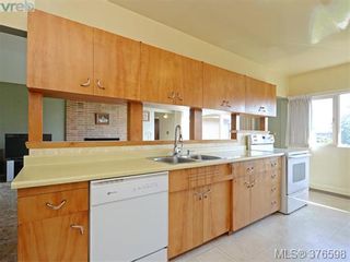 Photo 6: 5276 Parker Ave in VICTORIA: SE Cordova Bay House for sale (Saanich East)  : MLS®# 756067