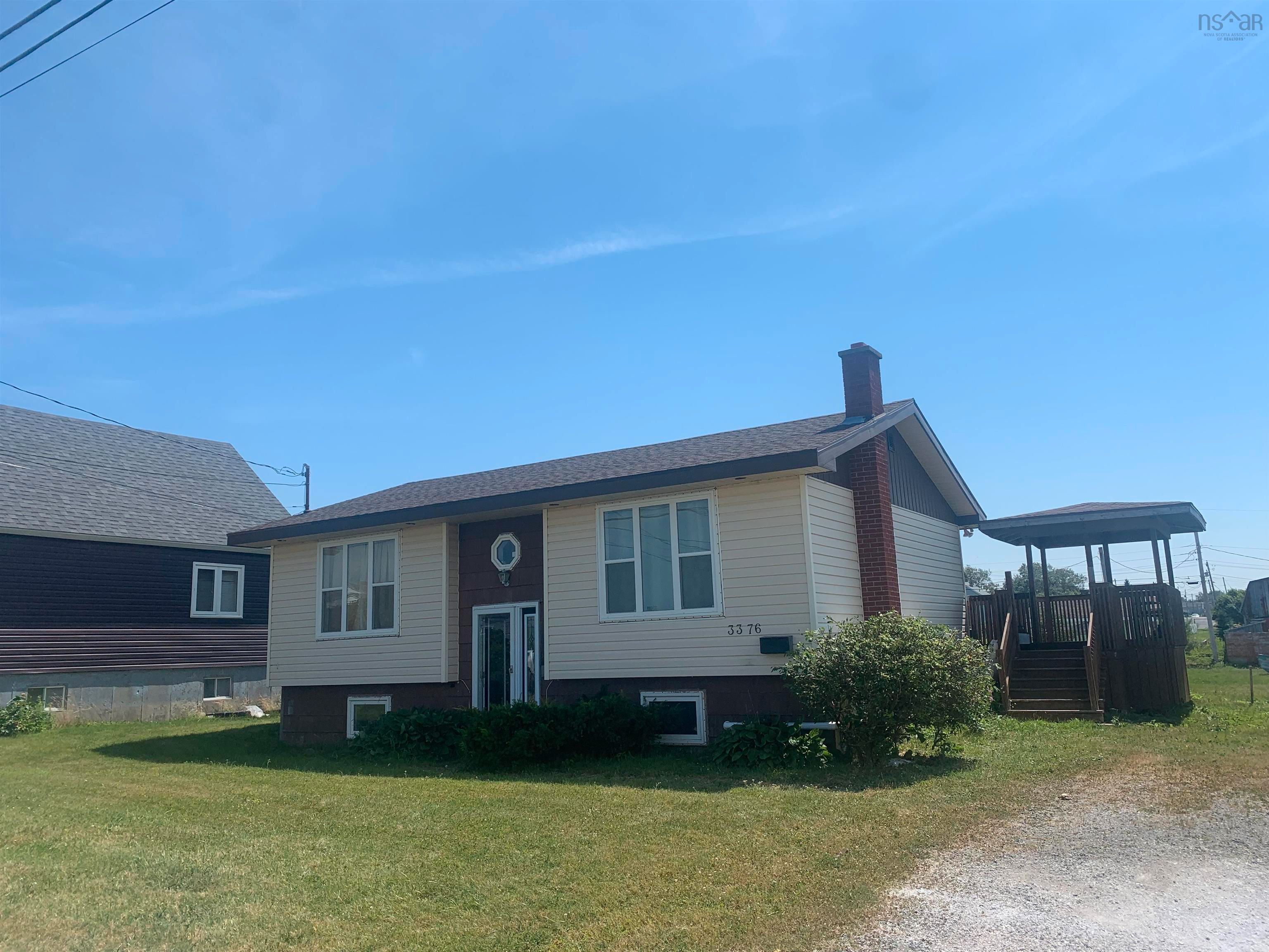 Main Photo: 3376 Veniot Avenue in New Waterford: 204-New Waterford Residential for sale (Cape Breton)  : MLS®# 202218463