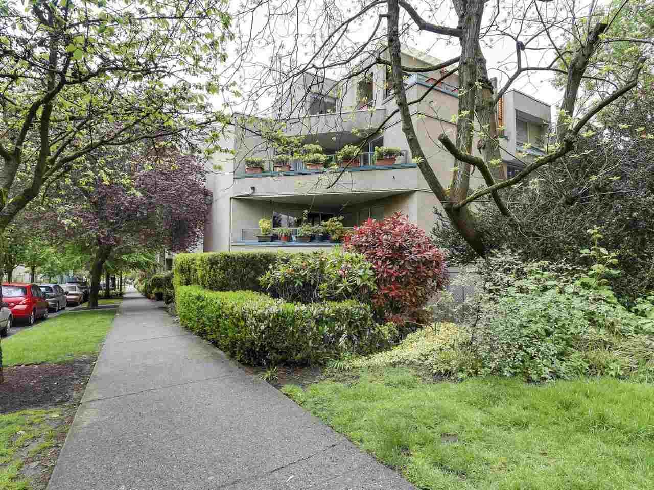 Main Photo: 408 1345 COMOX Street in Vancouver: West End VW Condo for sale (Vancouver West)  : MLS®# R2168839