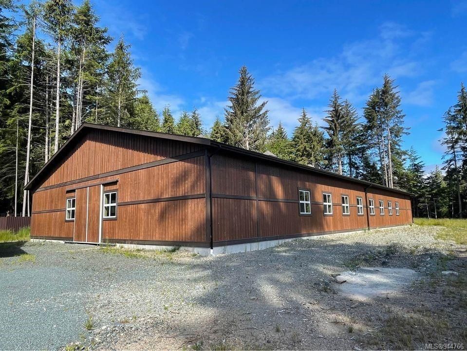 Main Photo: 7295 Francis Rd in Sooke: Sk Whiffin Spit Warehouse for lease : MLS®# 944766