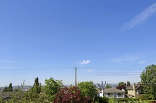 Photo 12: 264 E 9TH Street in North Vancouver: Central Lonsdale 1/2 Duplex for sale : MLS®# R2206867