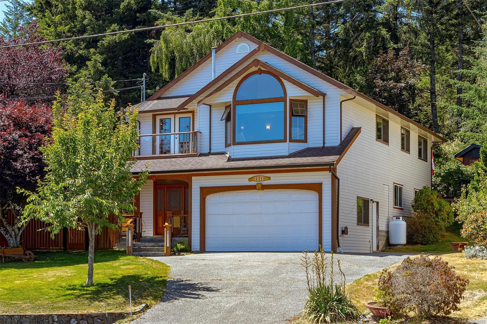Main Photo: 2448 Valleyview Pl in Sooke: Sk Broomhill House for sale : MLS®# 936660