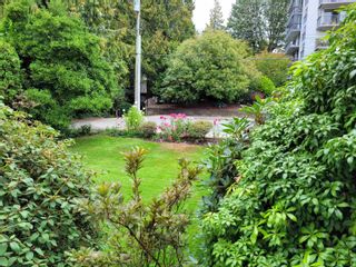 Photo 12: 103 1750 ESQUIMALT Avenue in West Vancouver: Ambleside Condo for sale in "ESQUIMALT TOWERS" : MLS®# R2718669