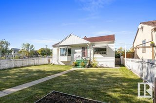 Photo 3: 9306 90 Street in Edmonton: Zone 18 House for sale : MLS®# E4358480