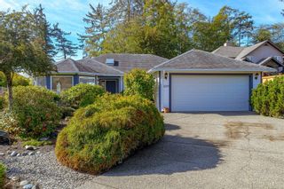 Photo 2: 7259 Bethany Pl in Sooke: Sk Whiffin Spit House for sale : MLS®# 941171