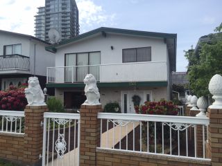 Photo 2: 2366 Galt Street in Vancouver: House for sale (Vancouver East) 
