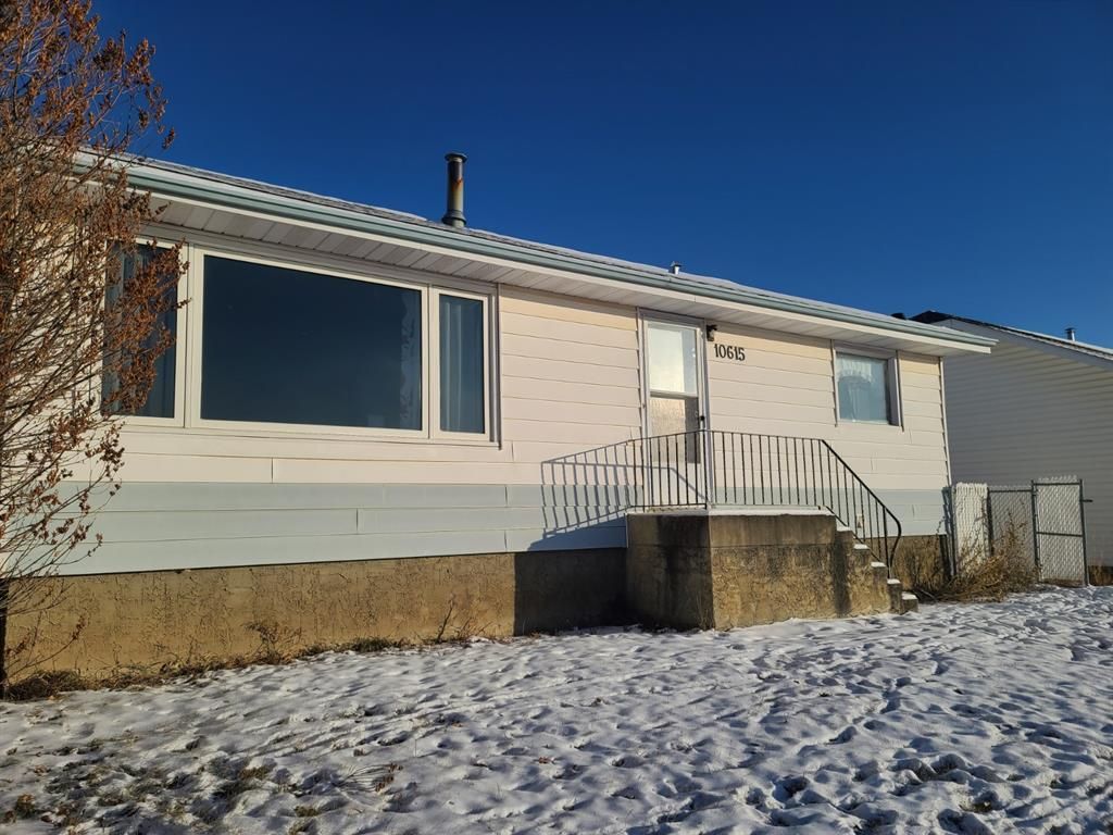 Main Photo: 10615 103 Street: Peace River Detached for sale : MLS®# A2014522