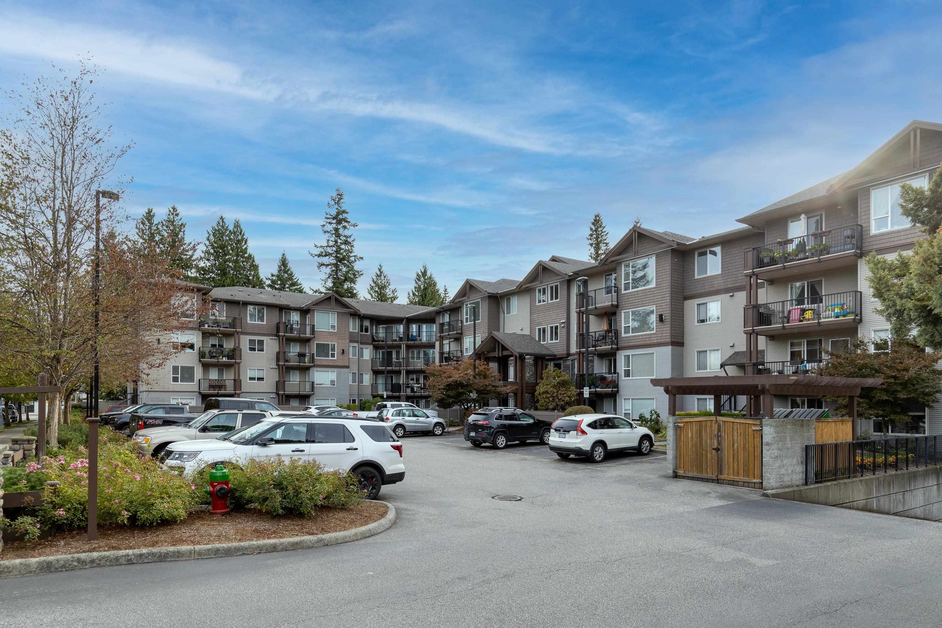 Main Photo: 308 2581 LANGDON Street in Abbotsford: Abbotsford West Condo for sale in "COBBLESTONE" : MLS®# R2619473