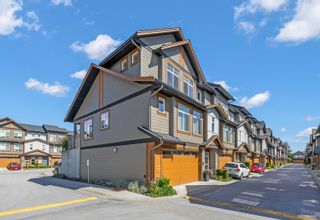 Photo 2: 86 17033 FRASER Highway in Surrey: Fleetwood Tynehead Townhouse for sale in "Liberty" : MLS®# R2893421