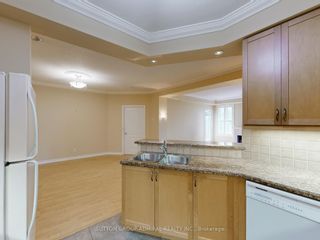 Photo 18: 304 3351 Cawthra Road in Mississauga: Applewood Condo for lease : MLS®# W8471508