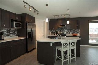 Photo 5: 90 Buckley Trow Bay in Winnipeg: River Park South Residential for sale (2F)  : MLS®# 1800955