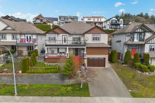 Photo 1: 33805 GREWALL Crescent in Mission: Mission BC House for sale : MLS®# R2866982