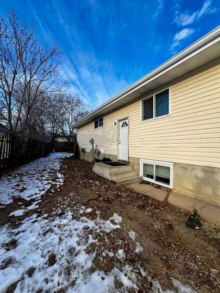 Photo 3: 156 Wolverine Drive: Fort McMurray Semi Detached (Half Duplex) for sale : MLS®# A2094240