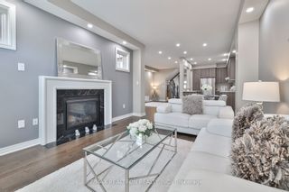Photo 5: 64 Paper Mills Crescent in Richmond Hill: Jefferson House (2-Storey) for sale : MLS®# N8324466