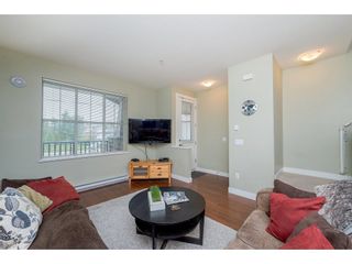 Photo 5: 36 9525 204 Street in Langley: Walnut Grove Townhouse for sale in "Time" : MLS®# R2286540