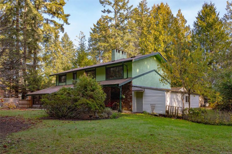 FEATURED LISTING: 2005 Idlemore Rd Sooke
