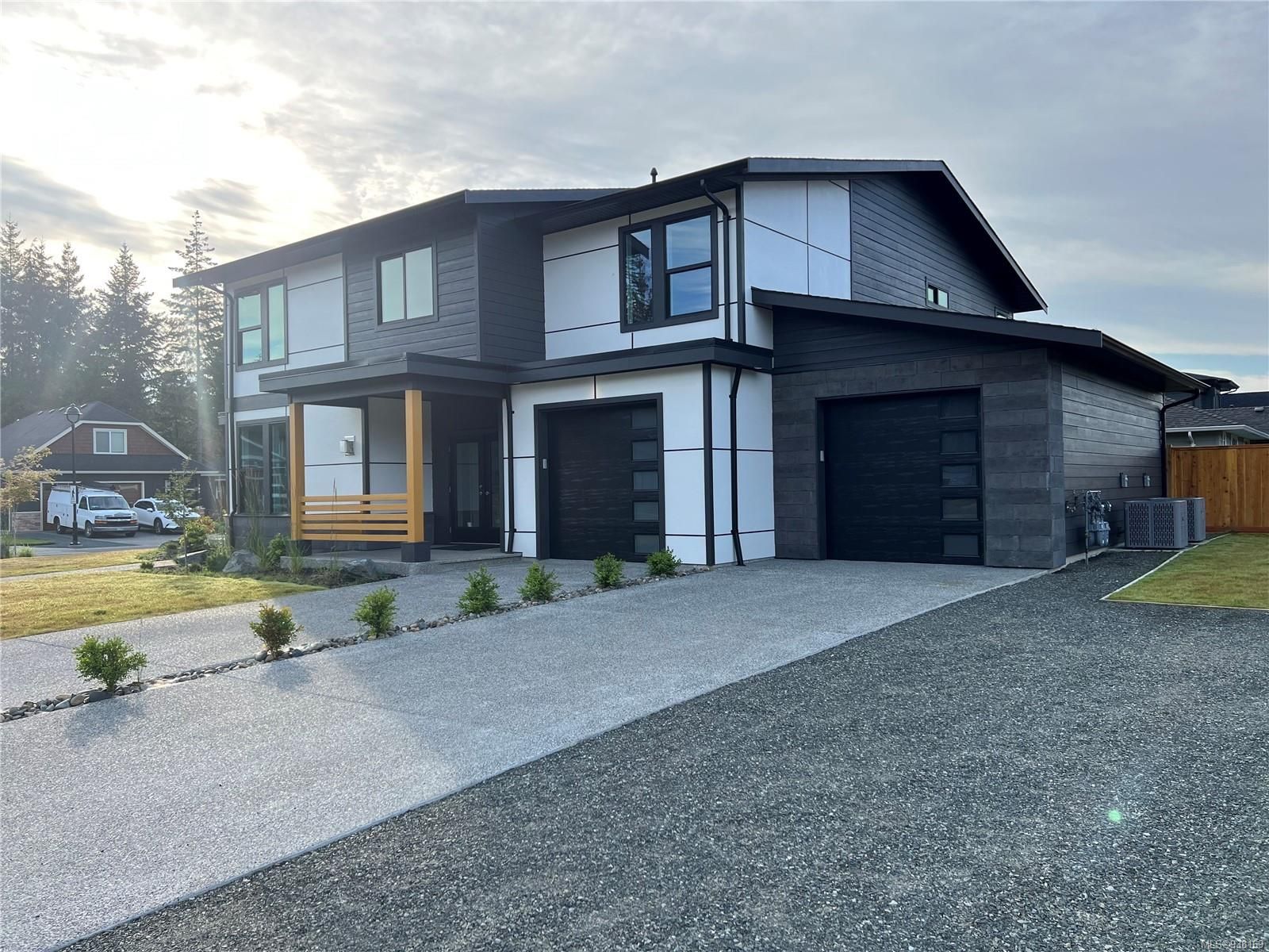 Main Photo: A 785 Salal St in Campbell River: CR Willow Point Half Duplex for sale : MLS®# 938169