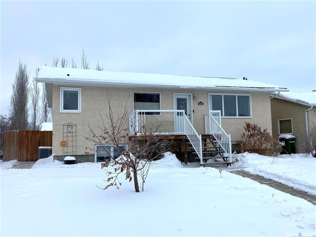 Main Photo: 10301 Laurier Crescent in North Battleford: Centennial Park Residential for sale : MLS®# SK914073