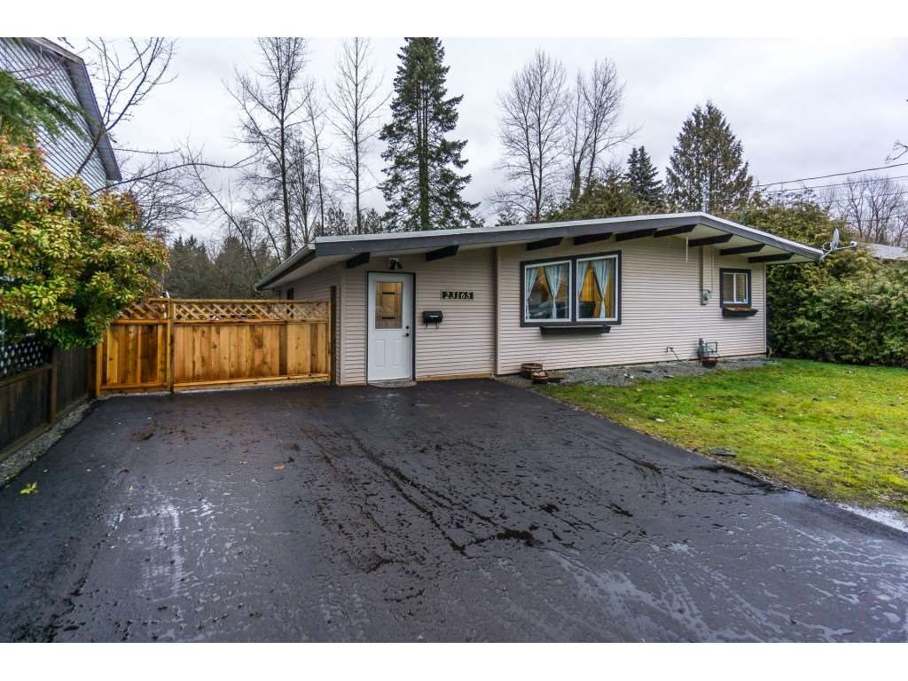 Main Photo: 23165 126 Avenue in Maple Ridge: East Central House for sale : MLS®# R2233926