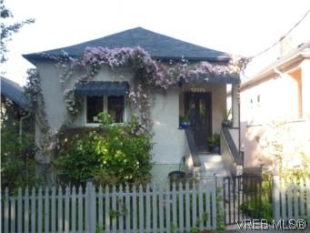 Main Photo: 2579 Graham St in VICTORIA: Vi Hillside House for sale (Victoria)  : MLS®# 502768