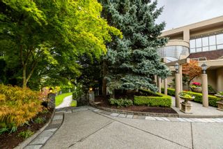 Photo 3: 2426 MOUNTAIN Drive in Abbotsford: Abbotsford East House for sale : MLS®# R2875627