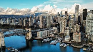 Main Photo: 33 1000 BEACH AVE. in Vancouver: Yaletown Condo for sale (Vancouver West)  : MLS®# R2747433