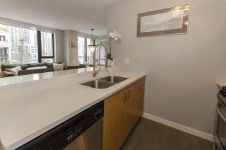 Photo 9: 309 1295 RICHARDS STREET in Vancouver: Downtown VW Condo for sale (Vancouver West)  : MLS®# R2028546