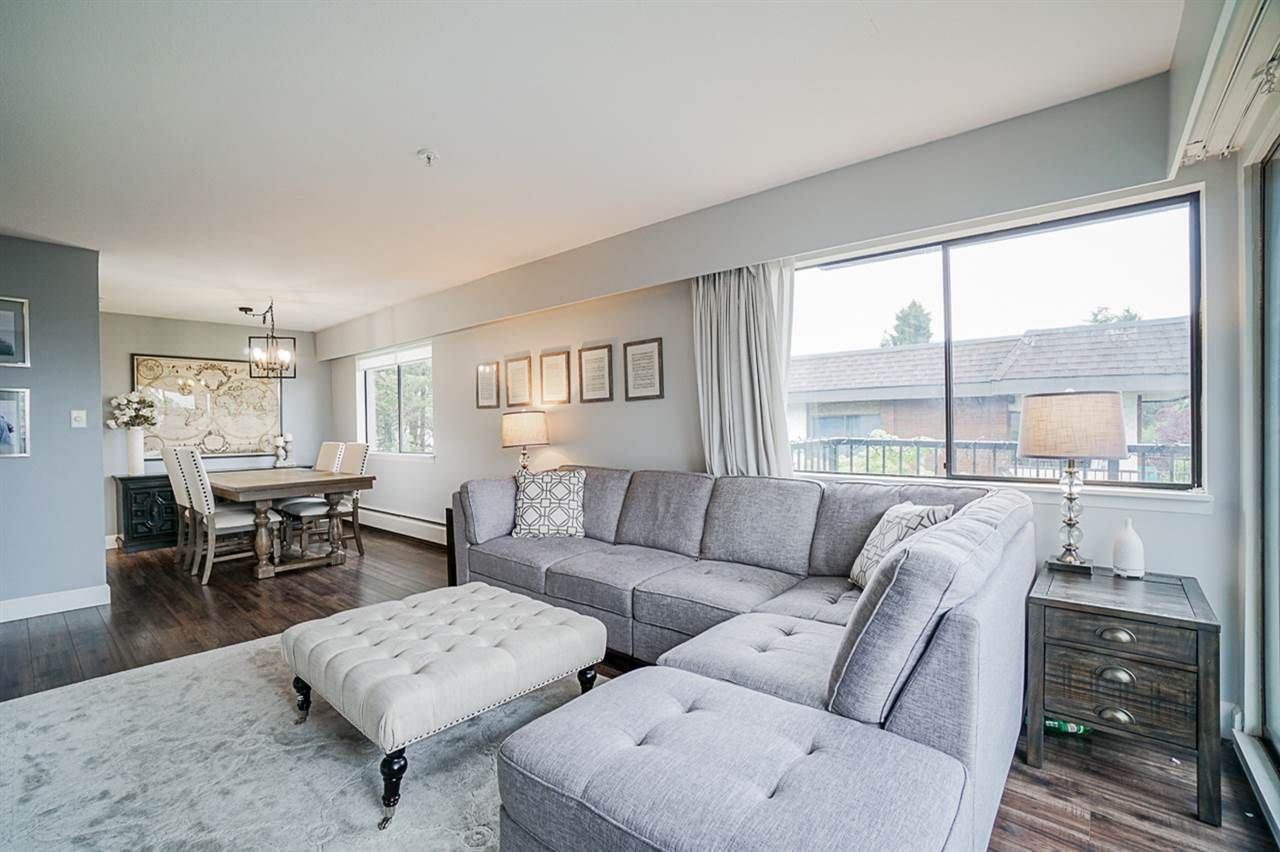 Main Photo: 301 120 E 5TH STREET in North Vancouver: Lower Lonsdale Condo for sale : MLS®# R2462061