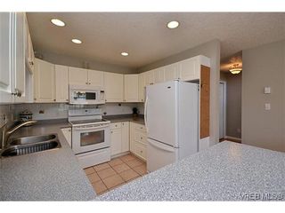 Photo 2: 102 710 Massie Dr in VICTORIA: La Langford Proper Row/Townhouse for sale (Langford)  : MLS®# 610225