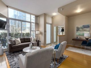 Photo 3: 188 BOATHOUSE MEWS in Vancouver: Yaletown Townhouse for sale (Vancouver West)  : MLS®# R2048357