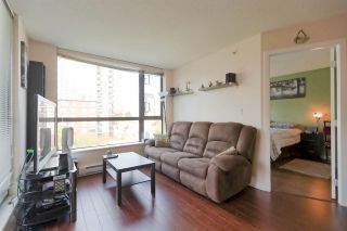Photo 5: 804 833 AGNES Street in New Westminster: Downtown NW Condo for sale : MLS®# R2297979
