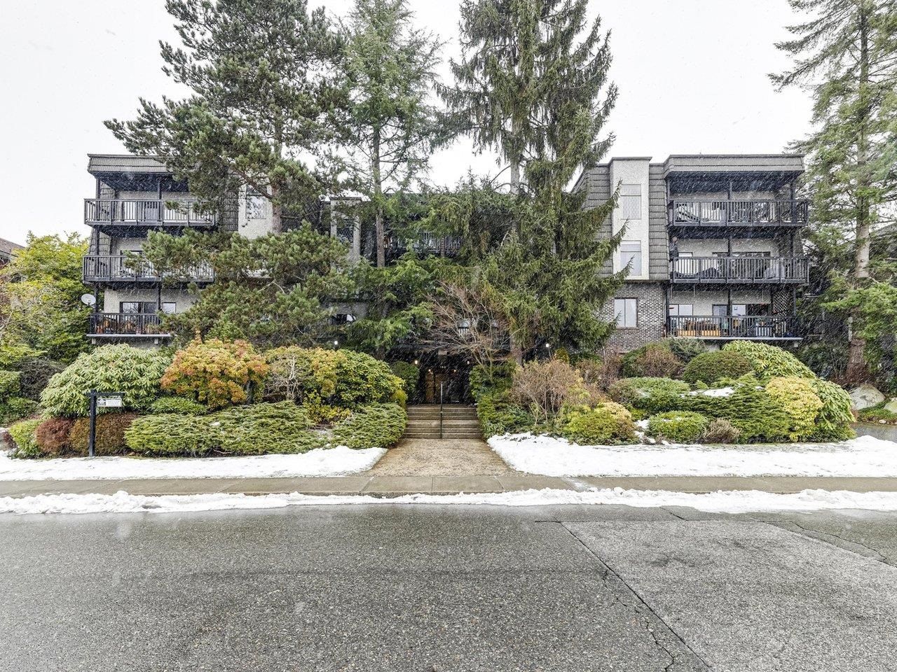 Photo 2: Photos: 308 150 E 5TH Street in North Vancouver: Lower Lonsdale Condo for sale in "NORMANDY HOUSE" : MLS®# R2642209