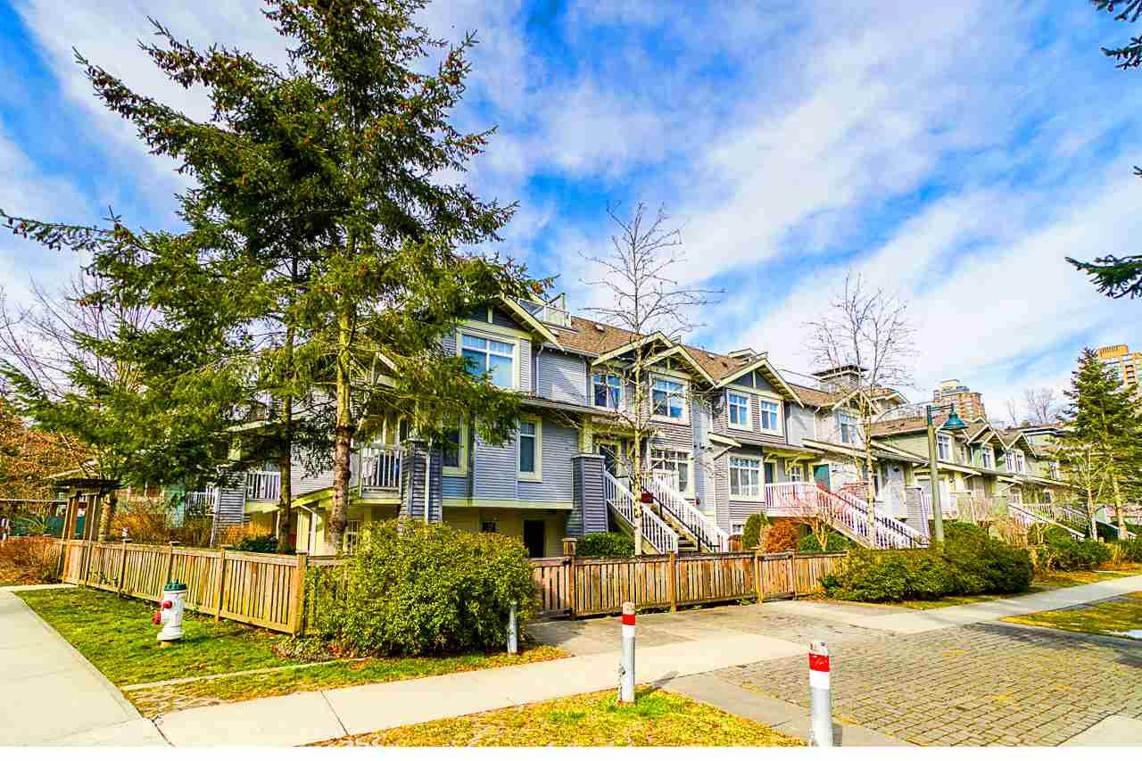 Main Photo: 1 7428 SOUTHWYNDE Avenue in Burnaby: South Slope Townhouse for sale in "LEDGESTONE 2" (Burnaby South)  : MLS®# R2347541