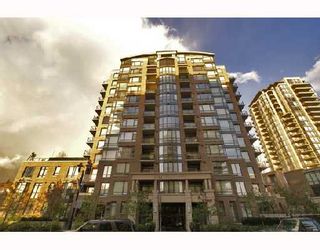 Photo 2: 701 170 W 1ST Street in North_Vancouver: Lower Lonsdale Condo for sale in "ONE PARK LANE" (North Vancouver)  : MLS®# V678503