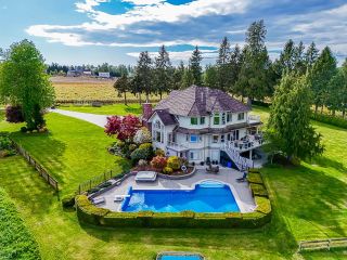 Photo 2: 31111 NORTH BURGESS Avenue in Abbotsford: Bradner House for sale : MLS®# R2883289