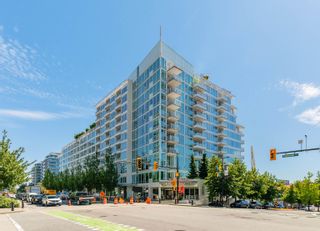 Main Photo: 606 133 E ESPLANADE in North Vancouver: Lower Lonsdale Condo for sale in "Pinnacle Residences at the Pier" : MLS®# R2795475