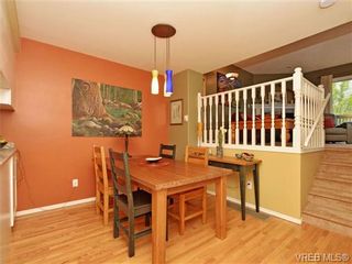 Photo 5: 1646 Myrtle Ave in VICTORIA: Vi Oaklands Row/Townhouse for sale (Victoria)  : MLS®# 701228