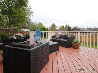 Photo 15: 104 Burnett Rd in VICTORIA: VR View Royal House for sale (View Royal)  : MLS®# 573220