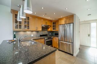 Photo 4: 305 1630 W 1ST Avenue in Vancouver: False Creek Condo for sale in "The Galleria" (Vancouver West)  : MLS®# R2738583