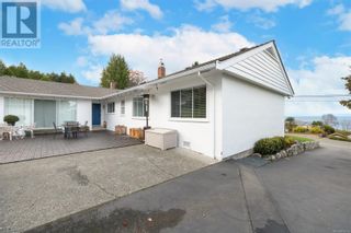 Photo 1: 340 Crescent Rd W in Qualicum Beach: House for sale : MLS®# 960029