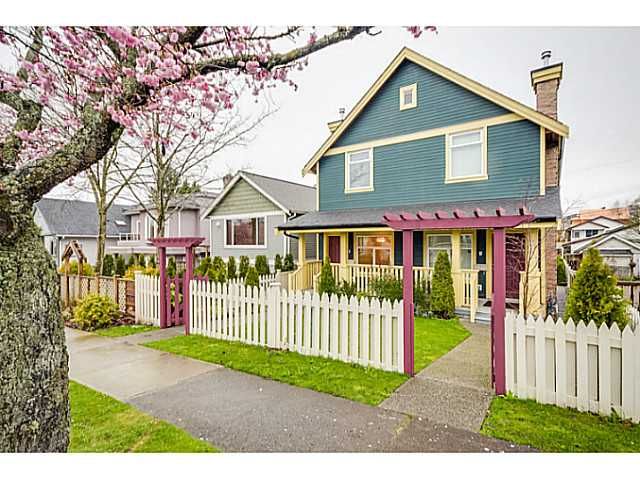 Main Photo: 3858 DUMFRIES Street in Vancouver: Knight 1/2 Duplex for sale in "CEDAR COTTAGE" (Vancouver East)  : MLS®# V1054883