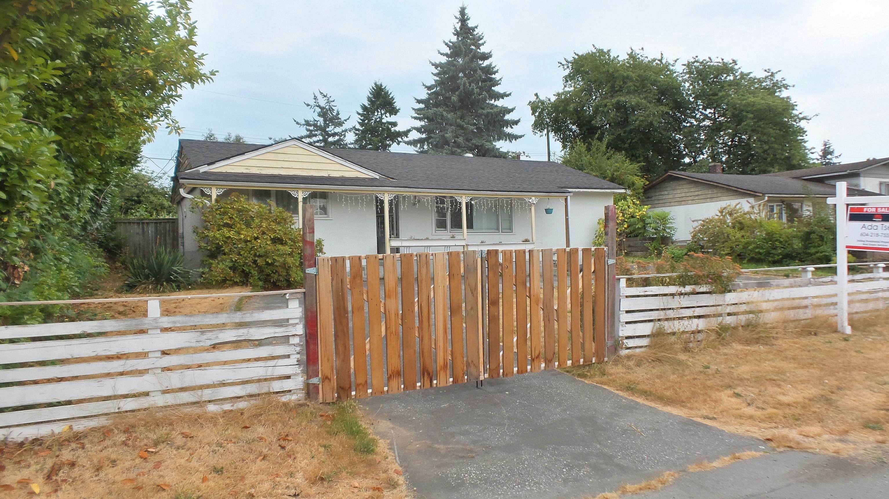 Main Photo: 10618 137A Street in Surrey: Whalley House for sale in "Whalley" (North Surrey)  : MLS®# R2706914