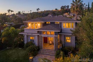 Photo 2: PACIFIC BEACH House for sale : 5 bedrooms : 1104 Agate St in San Diego