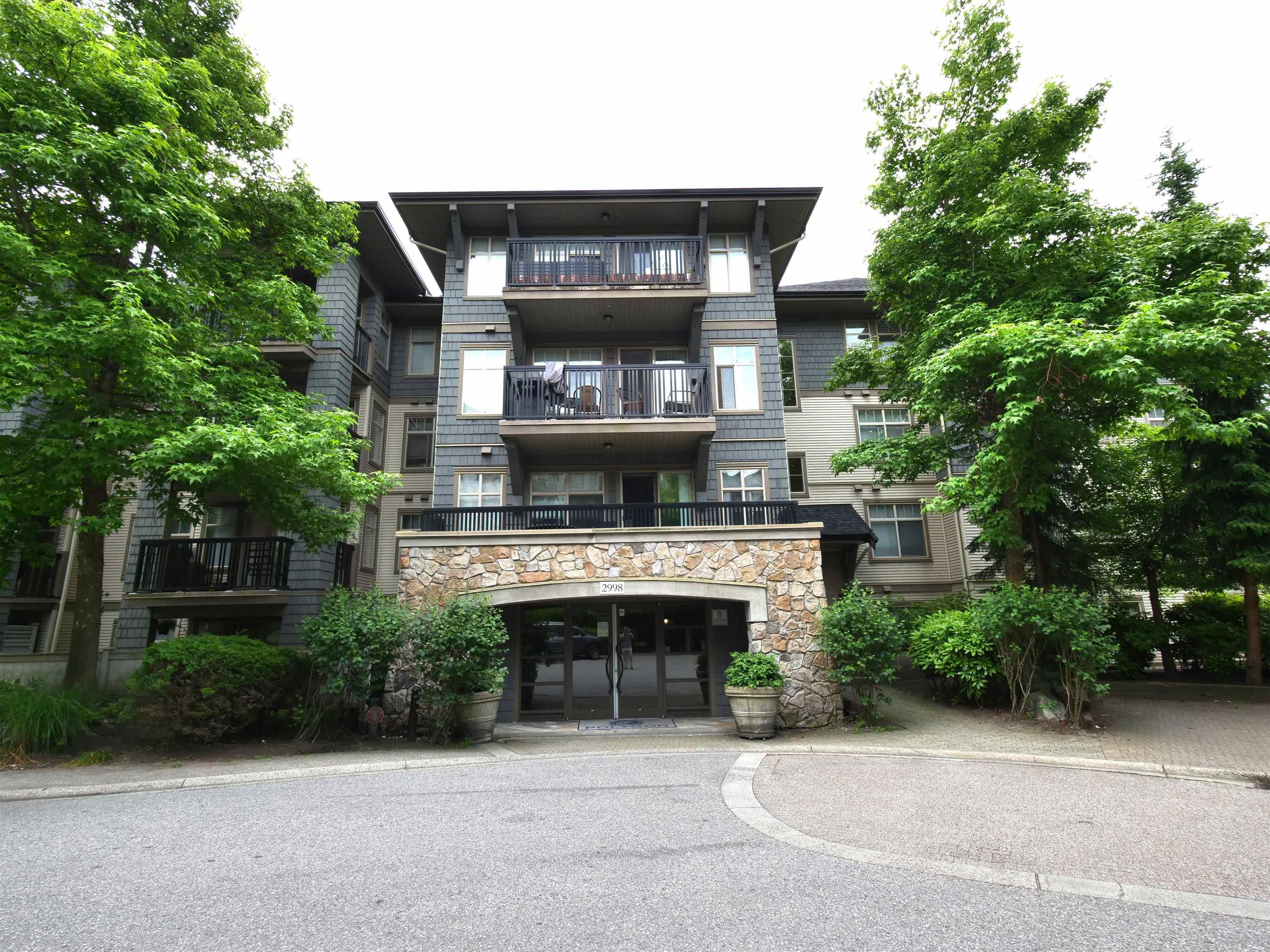 Main Photo: 409 2998 SILVER SPRINGS Boulevard in Coquitlam: Westwood Plateau Condo for sale in "TRILLIUM" : MLS®# R2882023