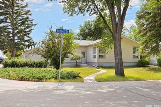 Photo 1: 1 SUNSET Drive in Regina: Albert Park Residential for sale : MLS®# SK941763