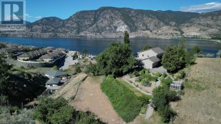 Photo 2: 174 SPRUCE Place, in Penticton: House for sale : MLS®# 200559