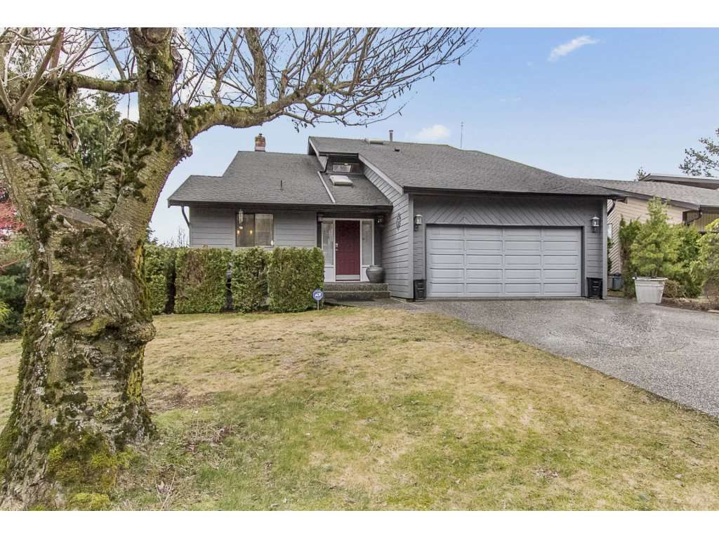 Photo 2: Photos: 35804 SUNRIDGE Place in Abbotsford: Abbotsford East House for sale : MLS®# R2244271