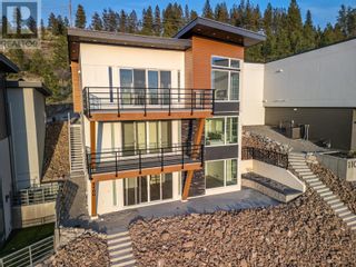 Photo 1: 1100 Syer Road in Penticton: House for sale : MLS®# 10307803