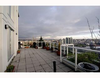 Photo 6: 2405 550 TAYLOR Street in Vancouver: Downtown VW Condo for sale in "THE TAYLOR" (Vancouver West)  : MLS®# V699646